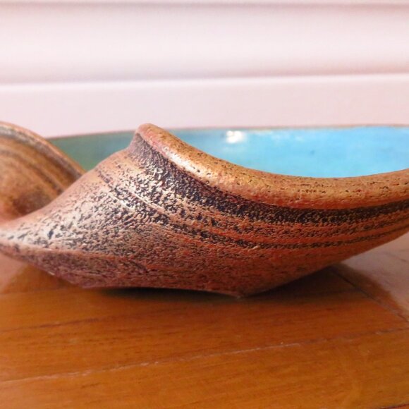 Vintage brown/green thumbprint free form stoneware bowl signed - Picture 2 of 5